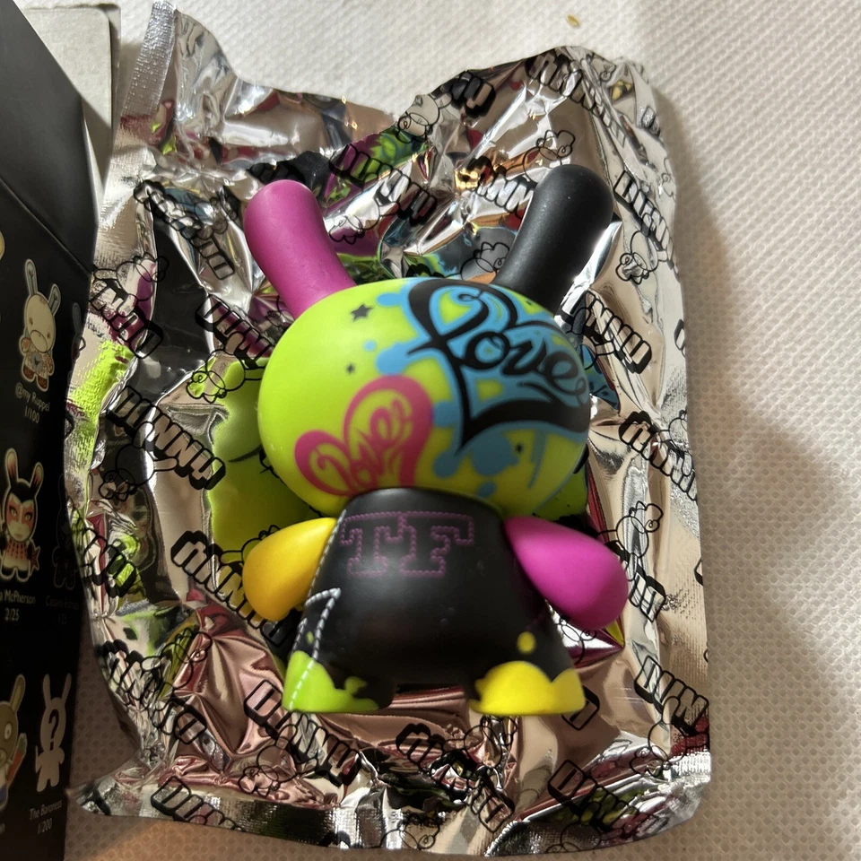 Kidrobot DUNNY 3" 2010 - Serie Fatale - TOOFLY Raro Difícil de Encontrar Completo 3/50 Foto 3 de 4