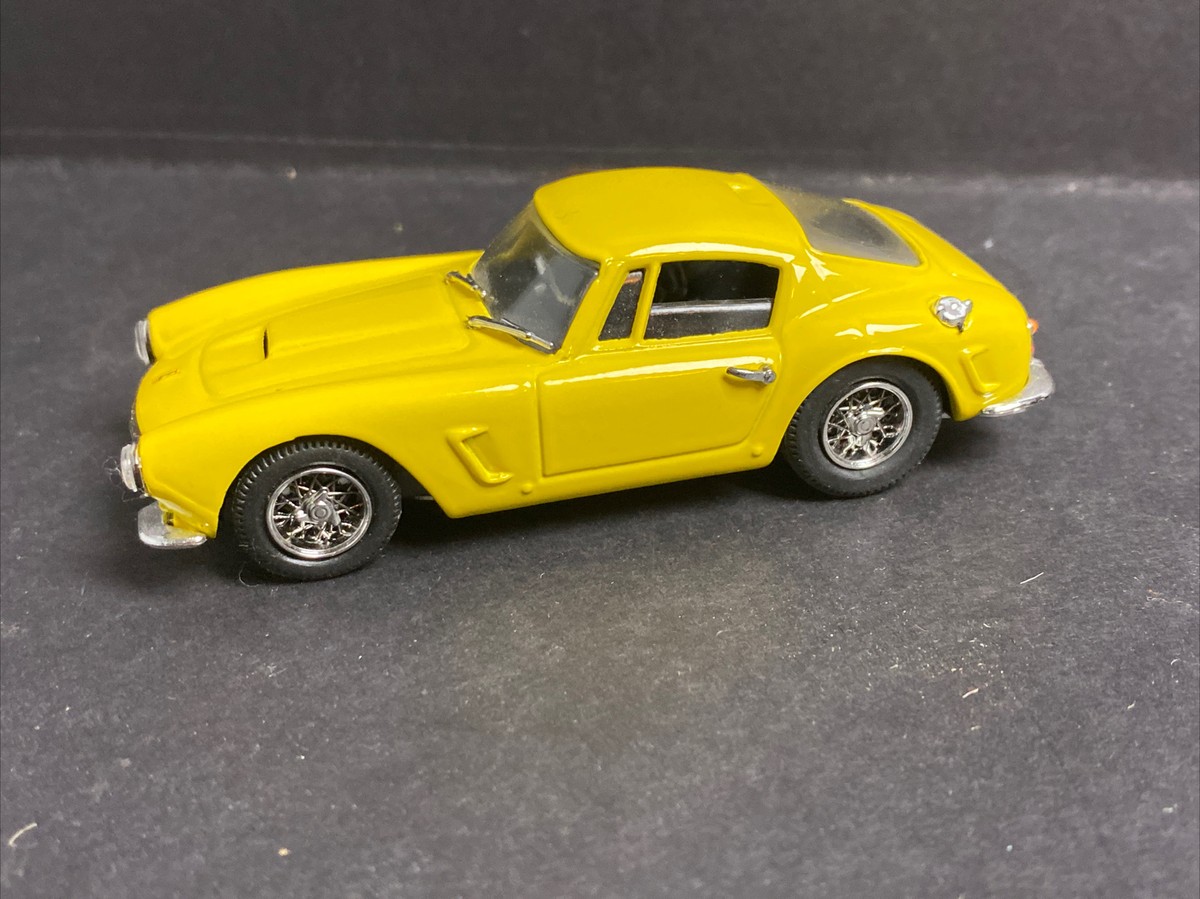 3台 Bang Ferrari 1/43 HIGH QUALITY MODEL 1/43 Bang Ferrari Dino 206 GT Street 1967 White Bianco w