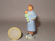 Alte Masse Figur Frau mit Kind auf dem Arm 6cm hoch 1960er