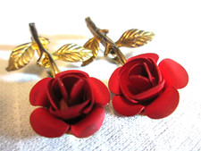2 Delicate Gold Tone Matte Red Rose Flower Fashion Brooches Lapel Pins 1.5"