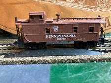 UNKNOWN MAKE N SCALE PENNSYLVANIA CABOOSE # 983749