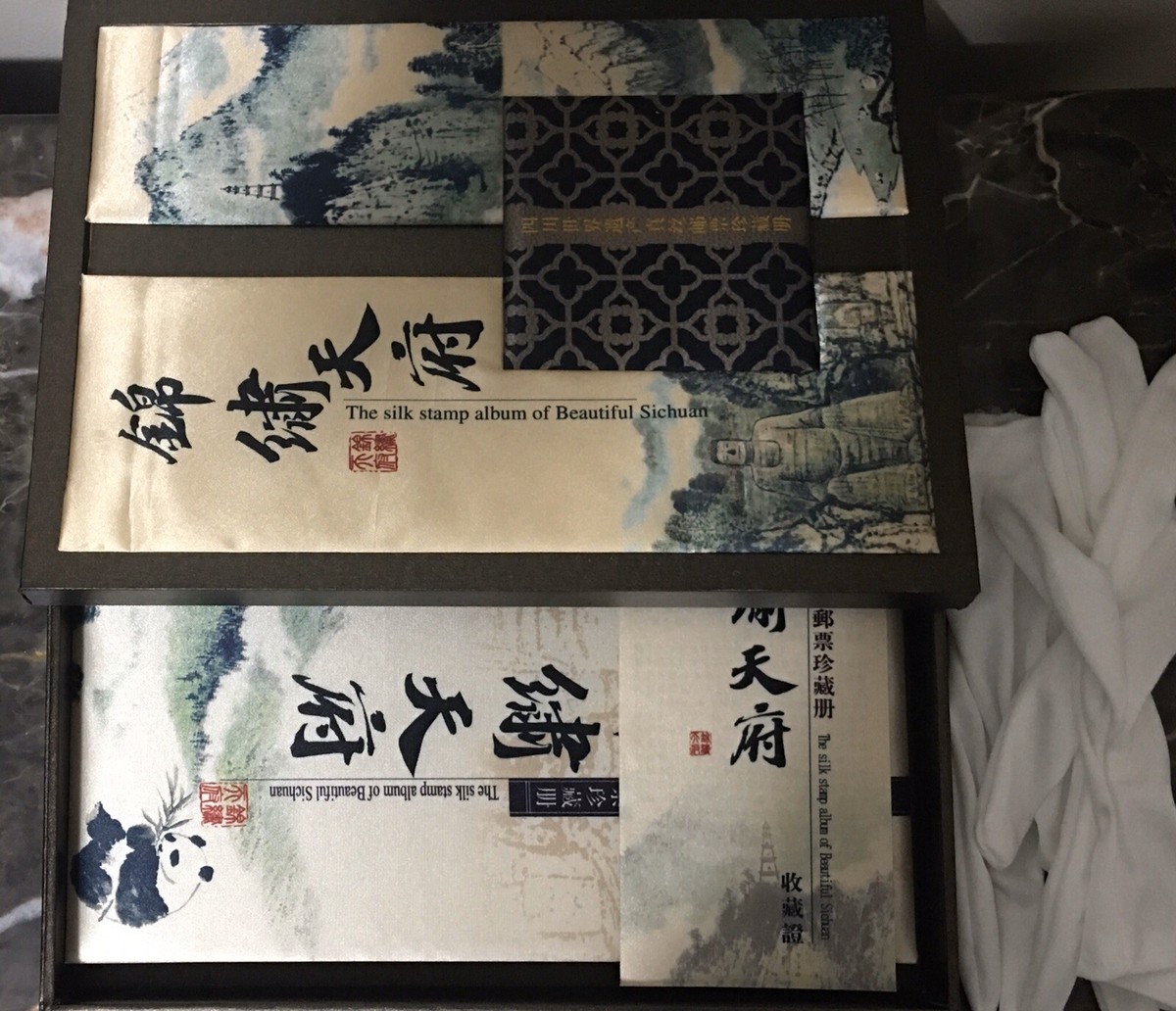THE SILK STAMP ALBUM OF THE BEAUTIFUL SICHUAN IN WOODEN BOX