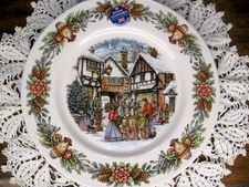 Brand new! CHRISTMAS ROYAL STAFFORD HOT CHESTNUT SELLER 11" DINNER PLATES (20)