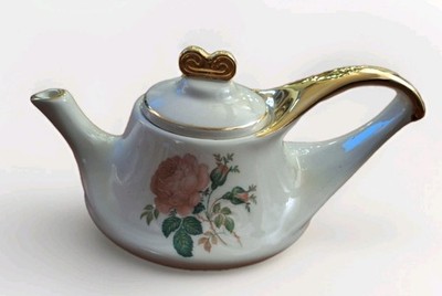 Royal Albert Old Country Roses Teapot 1988, Classic Collection Special Edition