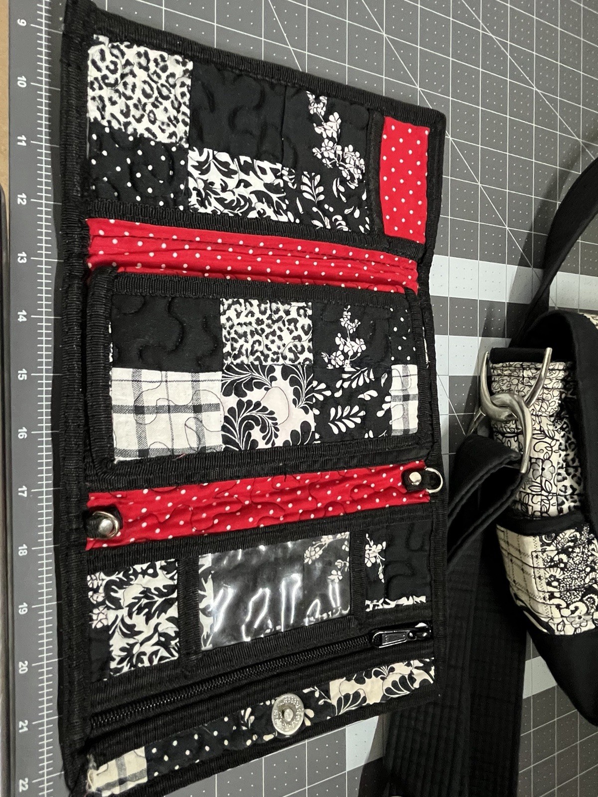 Donna Sharp Patchwork Quilted Crossbody Bag Purse… - image 15