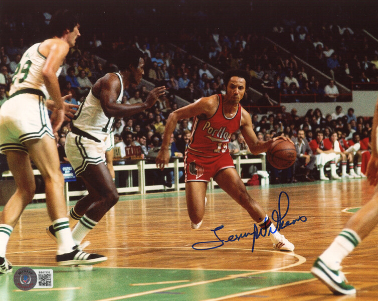 LENNY WILKENS SIGNED AUTOGRAPHED 8x10 PHOTO NBA SUPERSTAR LEGEND BECKETT BAS 