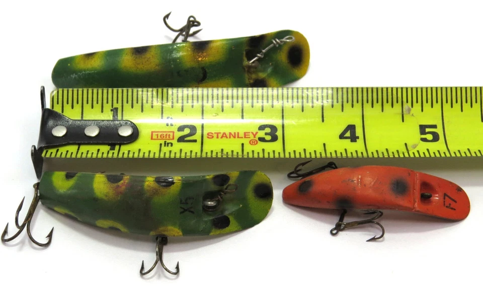 Helin Flatfish Vintage Diving Plastic and Wood Crankbait Fishing Lures, Lot of 3 - Image 2 of 4