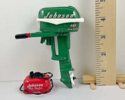 Miniature Outboard Motor, Green 1955 Johnson 10 HP Sea Horse with Gas Tank