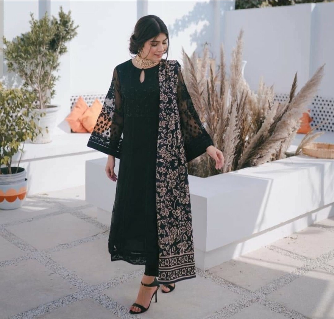 Pakistani Agha Noor Outfit Sana Safinaz, Asim Jofar, Maria B