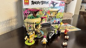 LEGO the Angry Birds Movie: Bird Island Egg Heist (75823) &mdash; Non Lego But Exact
