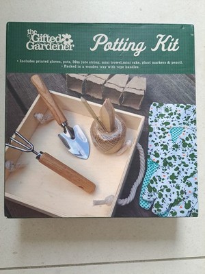The Gifted Gardener TOPFSET Geschenkset Kelle Rechen Handschuhe Schnur Garten NEU