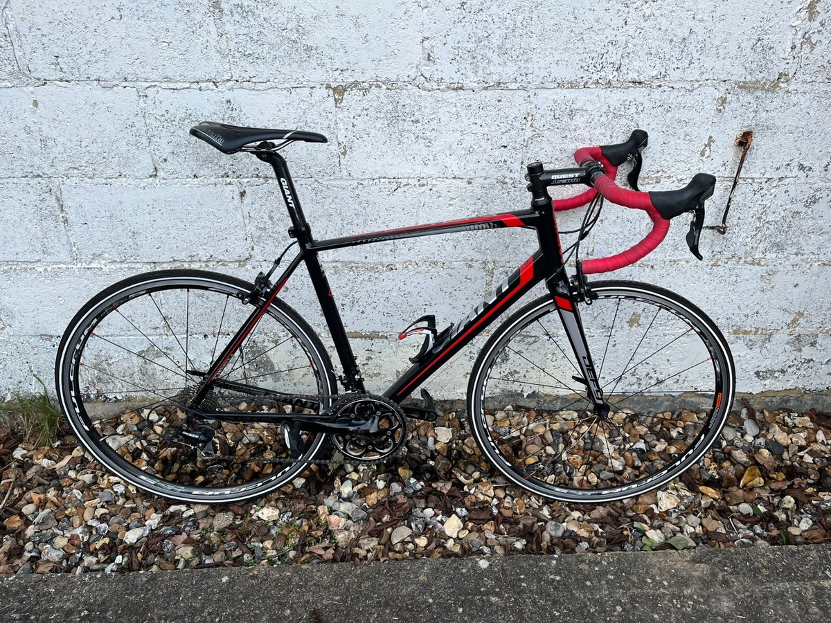 Giant Defy 1 Alloy Road Bike with carbon forks and Shimano 105