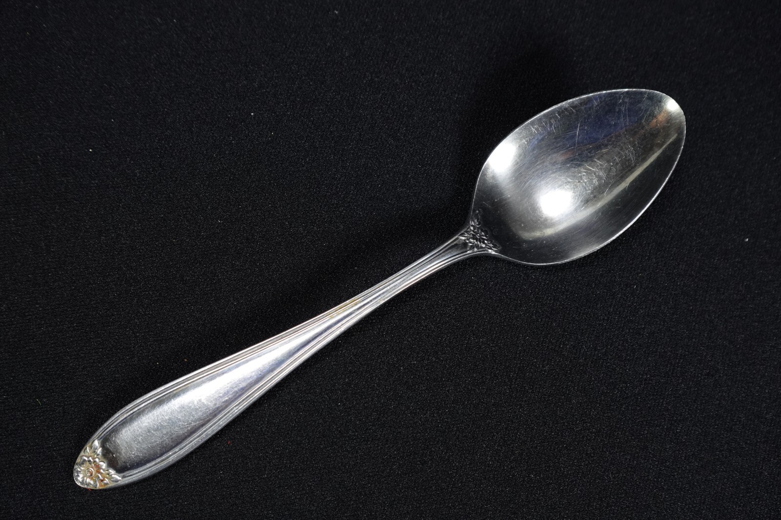 28 Pieces 'Fleurette' Pattern Flatware By Home Concepts Japan Stainless