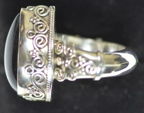 Suarti Teardrop Onyx in Statement Scrolled Ring Setting, size 6 0026 - Picture 4 of 5