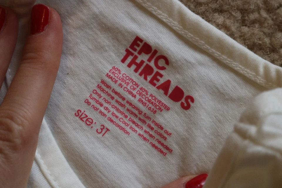 Conjunto de 2 Hilos Épicos: Leggings Negro Corazón Talla 3T y Camiseta Príncipes Marfil Talla 3T Foto 3 de 4