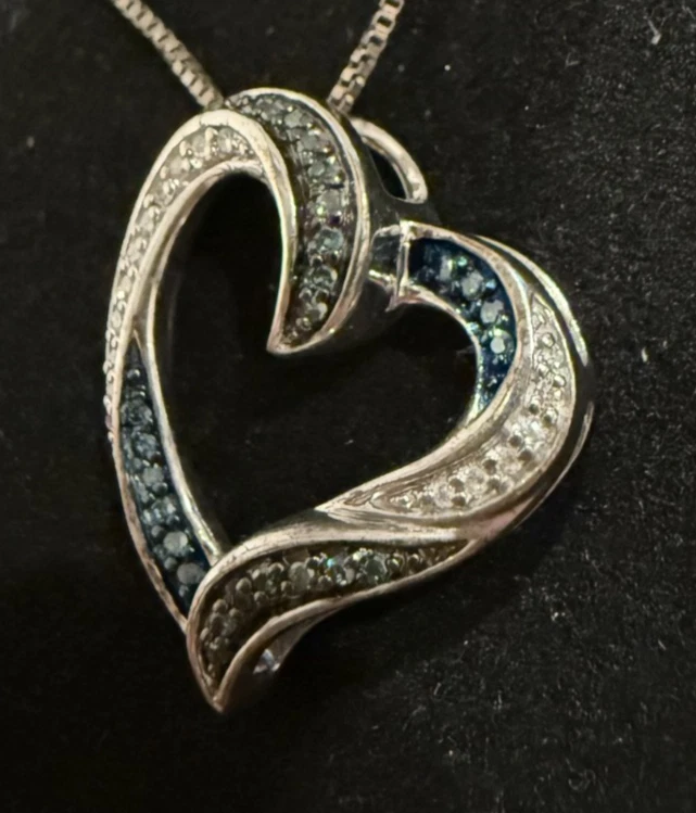 Collar colgante corazón diamante tricolor Foto 4 de 4