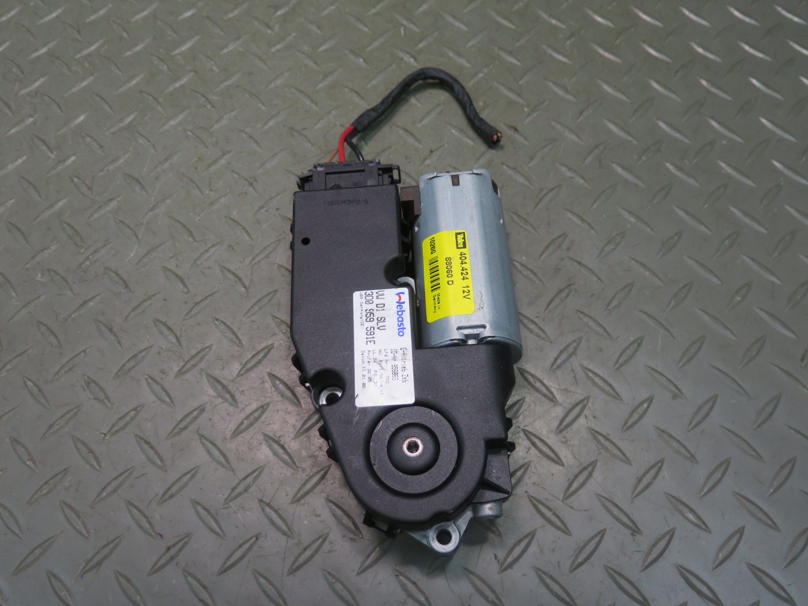 2006-2012 BENTLEY FLYING SPUR FRONT RIGHT SUNROOF MOON ROOF SHADE POWER MOTOR