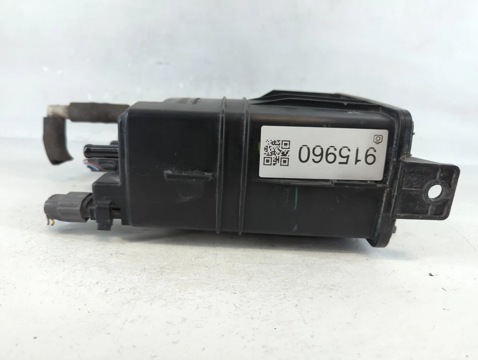 Nissan Versa 2013 bote de carbón de vapor de combustible NYG2P Foto 2 de 4