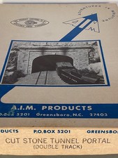 Monroe Models A.I.M. HO Cut Stone Tunnel Portal - Double Track, 111-250