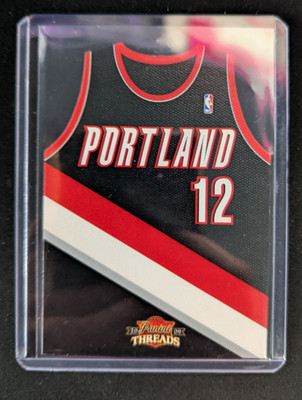 2009-10 Panini Threads - Team Threads LaMarcus Aldridge Card #41 Away