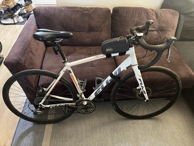 Very-good condition Fuji Sportif 1.3 Road Bike with Disc Breaks. Size M Frame