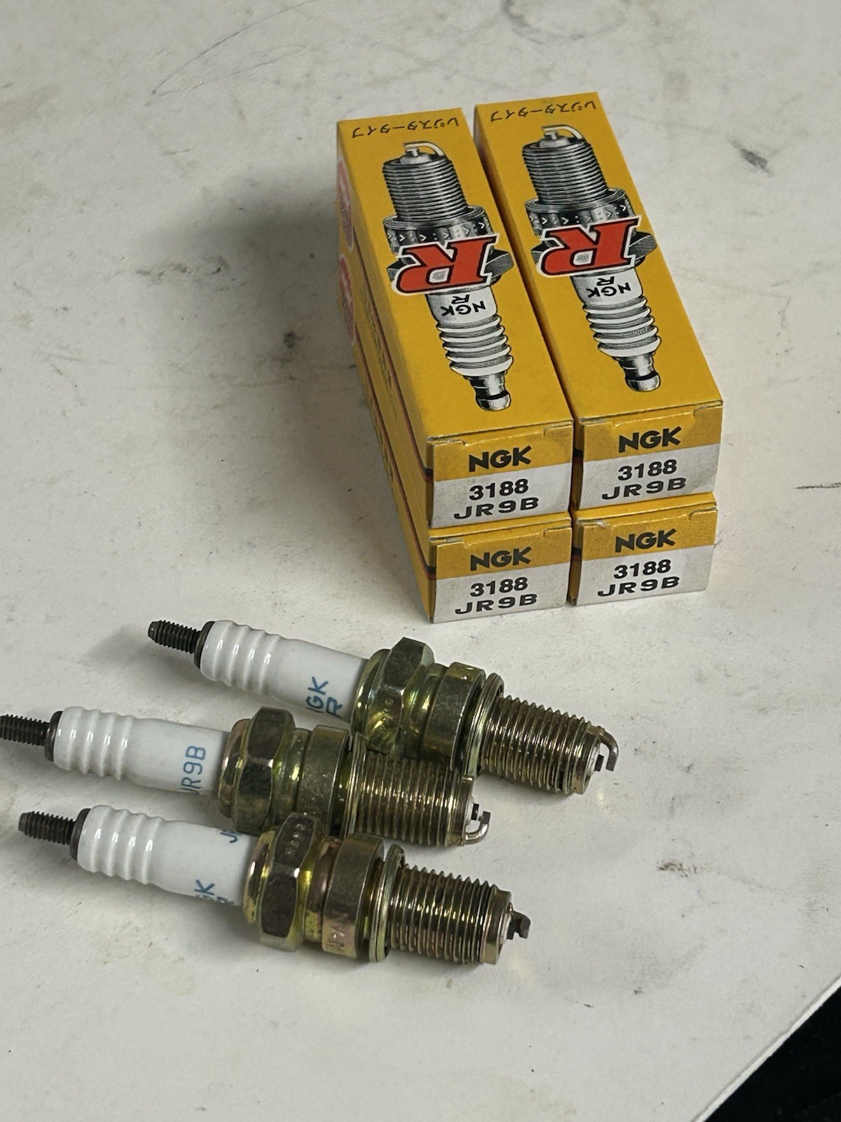 1986-1998 Suzuki GSX-R1100 GSX1100F NGK 3188 Standard Spark Plugs JR9B QTY 7