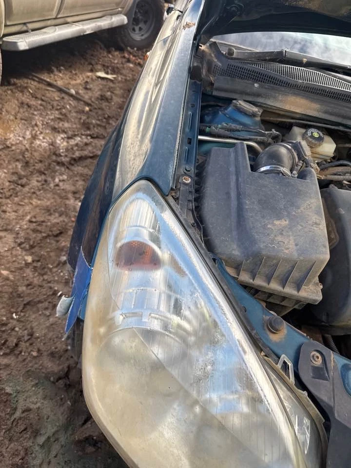 2006 Holden Astra AH Right Drivers Headlight H Series #B729 - image 4 of 4