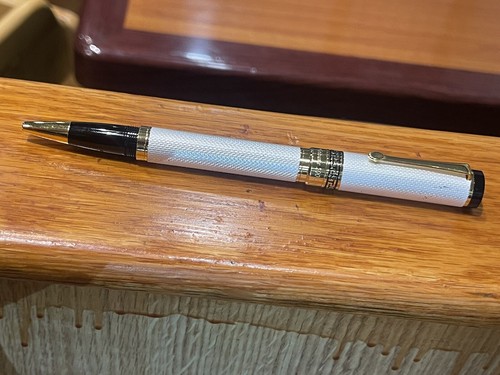 Xezo Tribune Limited Edition 500 Two Tone Twist Action Ballpoint Rollerball Pen - Picture 9 of 14