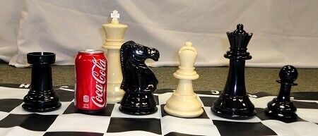 Garden Giant Plastic Chess Pieces - ROOK