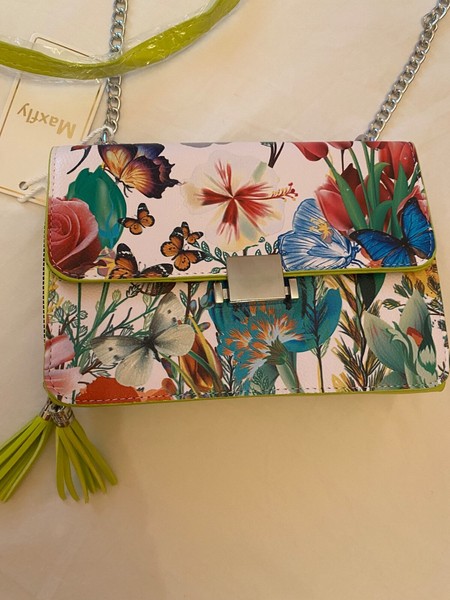 Bolso cartera tipo bandolera con cadena nuevo a estrenar