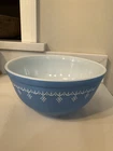 VTG 2 1/2 Quart Snowflake Garland Blue & White Pyrex Mixing Bowl #403