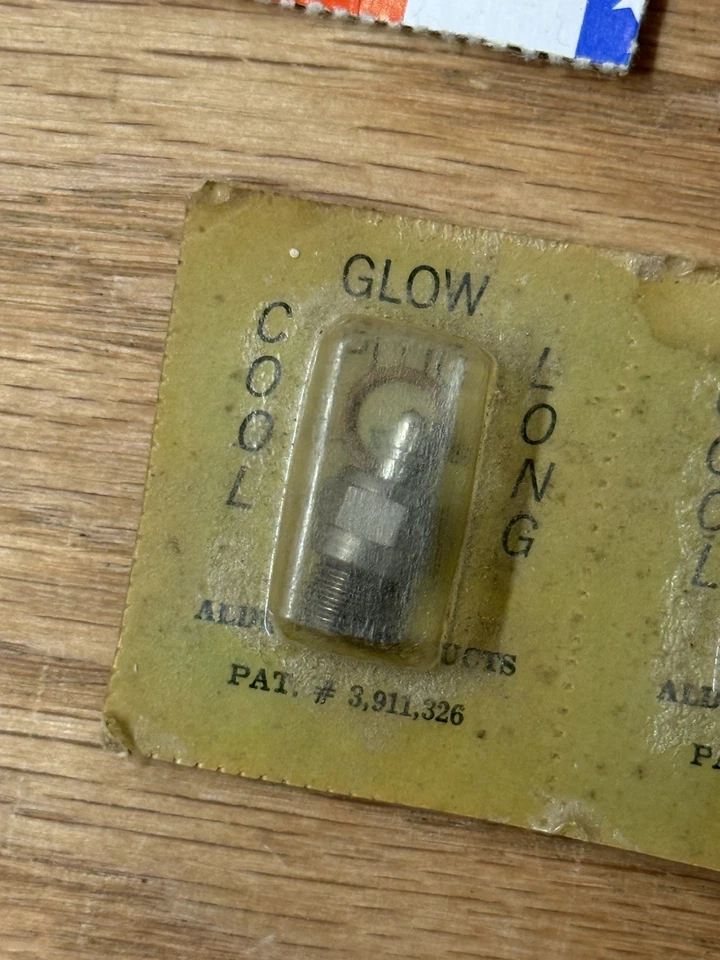 GLO PLUG LOT 2 FOX 2 UNBRANDED STD LONG AND SHORT (4 plugs total) - Image 4 of 4