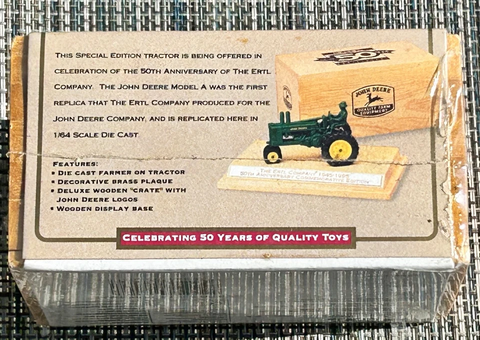 John Deere ERTL 50 Aniversario Modelo A con Granjero Escala 1/64 Die Cast Réplica Foto 3 de 4