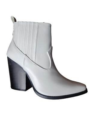 Qupid Pointed Toe Women's Western Style Booties Size White Brand New With  Box!