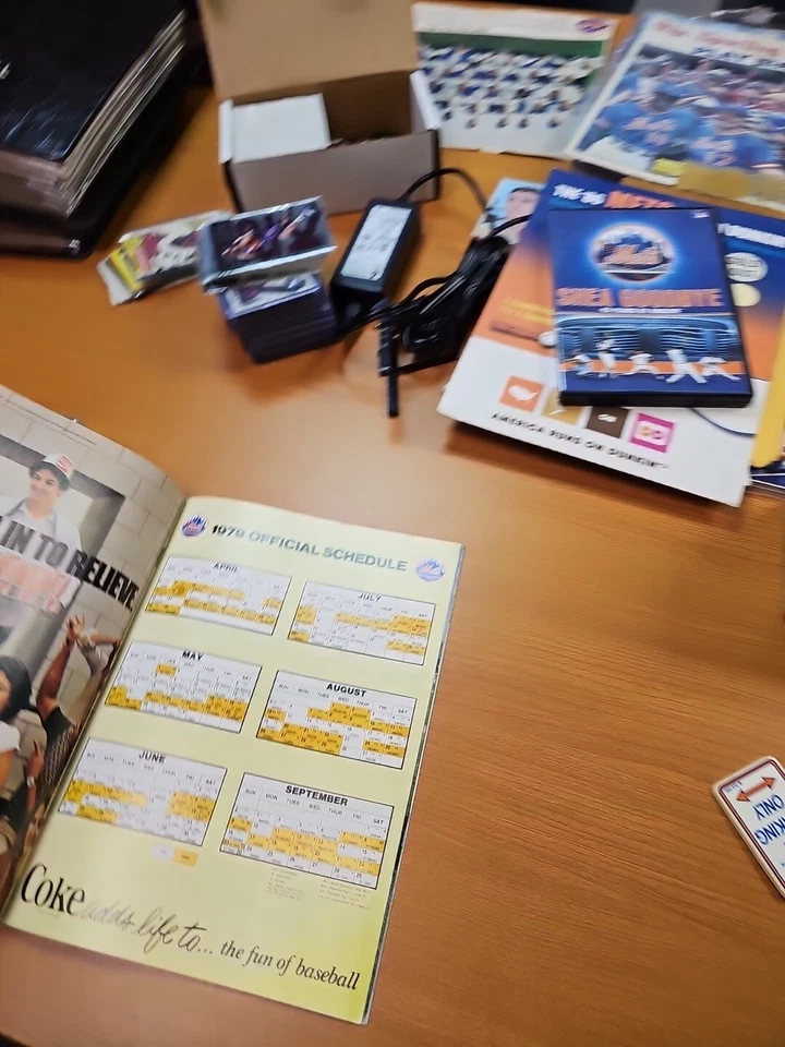 Original 1979 NewYork Mets Official Baseball Yearbook w/Willie Mays foldout MINT - Image 4 of 4