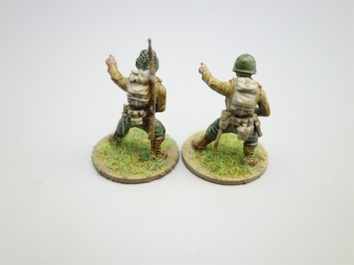 Misc Manufacturer Historical: Pointing Soldiers with Grenades (painted) - Picture 4 of 4