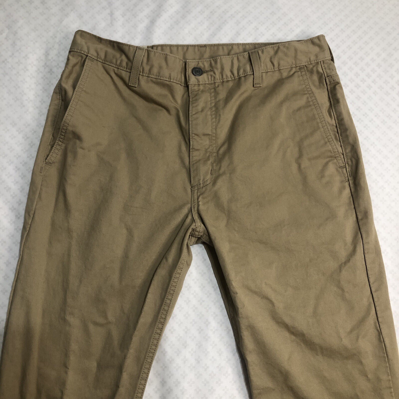 Levi Strauss White Tag Khaki Pants / 33 X 32