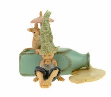 Mittagsschlaf Pixie lehnt an Milchflasche Maus Sonnen 12 cm Figur Zwerg Kobold F