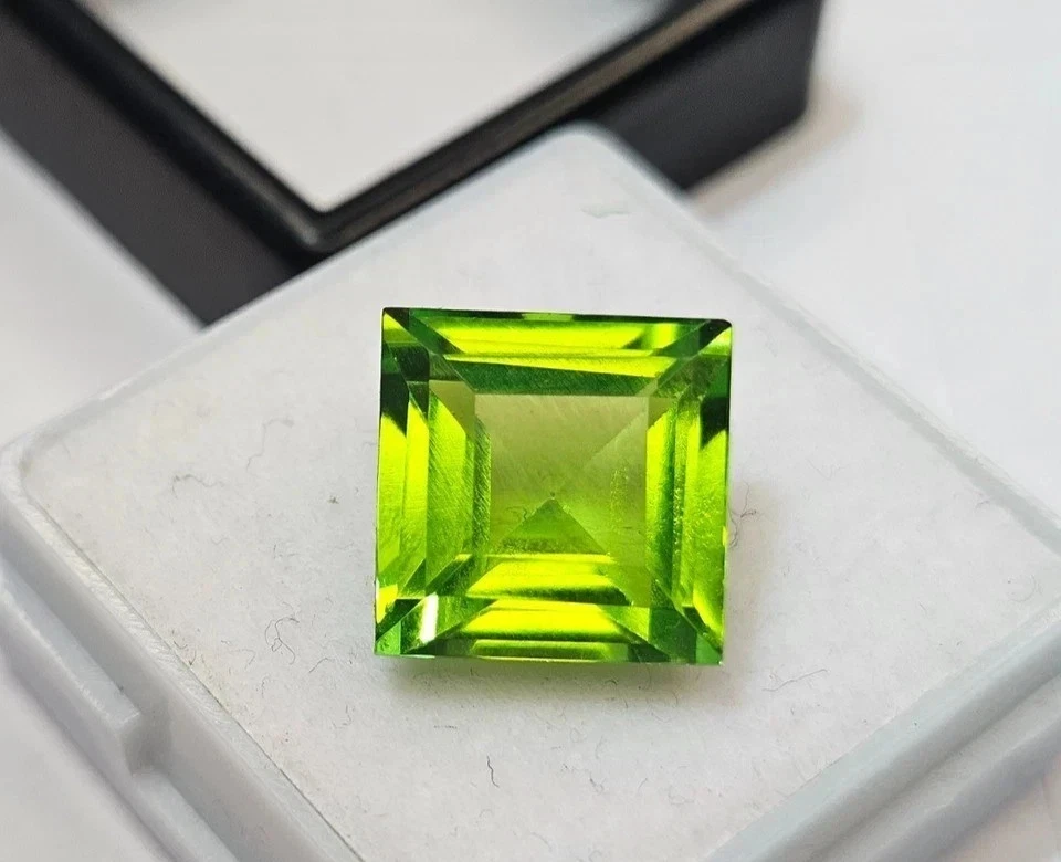 Awesome Green Peridot Princess Cut 13-14 Ct Natural EGL Certified Loose Gemstone - Image 2 of 4