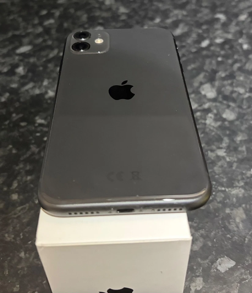 Apple iPhone 11 64GB Black Unlocked Excellent Condition Original Box - Image 3 of 4