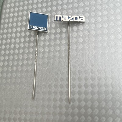 2 Mazda Anstecknadeln Pins Anstecker 