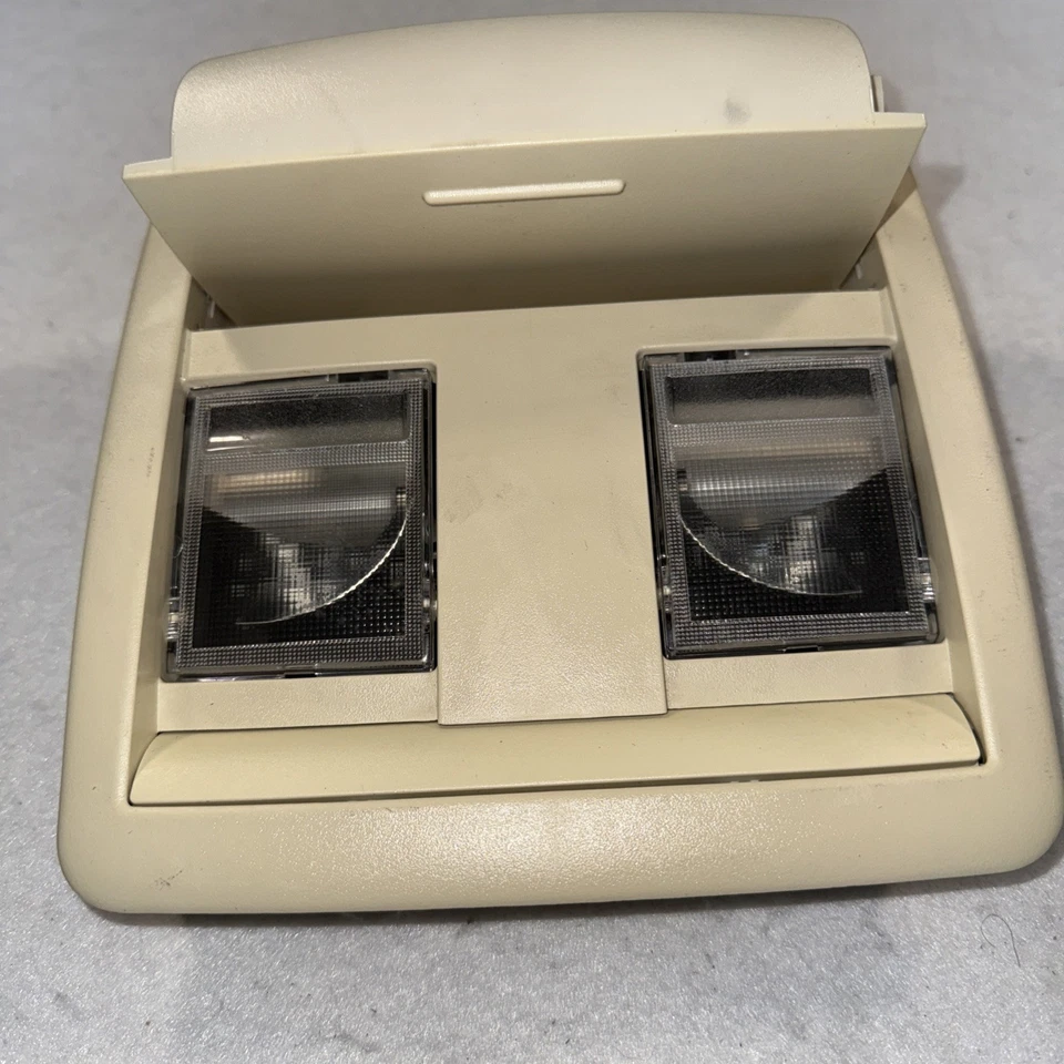 05-10 Chrysler 300 Dodge Charger Magnum Jeep consola superior domo mapa luz Foto 3 de 4