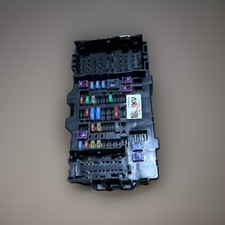 GENUINE 2015-2019 SIERRA SILVERADO 1500-3500 PASSENGER SIDE FUSE RELAY JUCTION