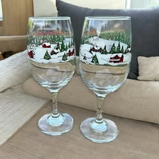 2 Libbey Christmas Winter Village Scene Wine Glasses 12oz