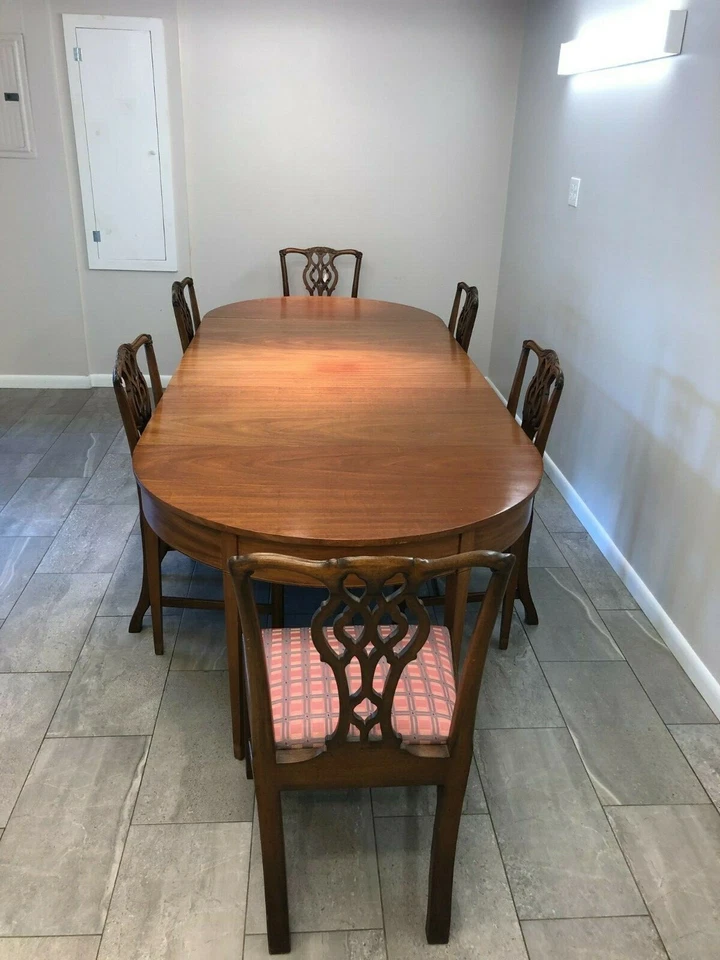 Mesa de comedor y sillas antiguas de caoba siglo XIX Foto 2 de 4