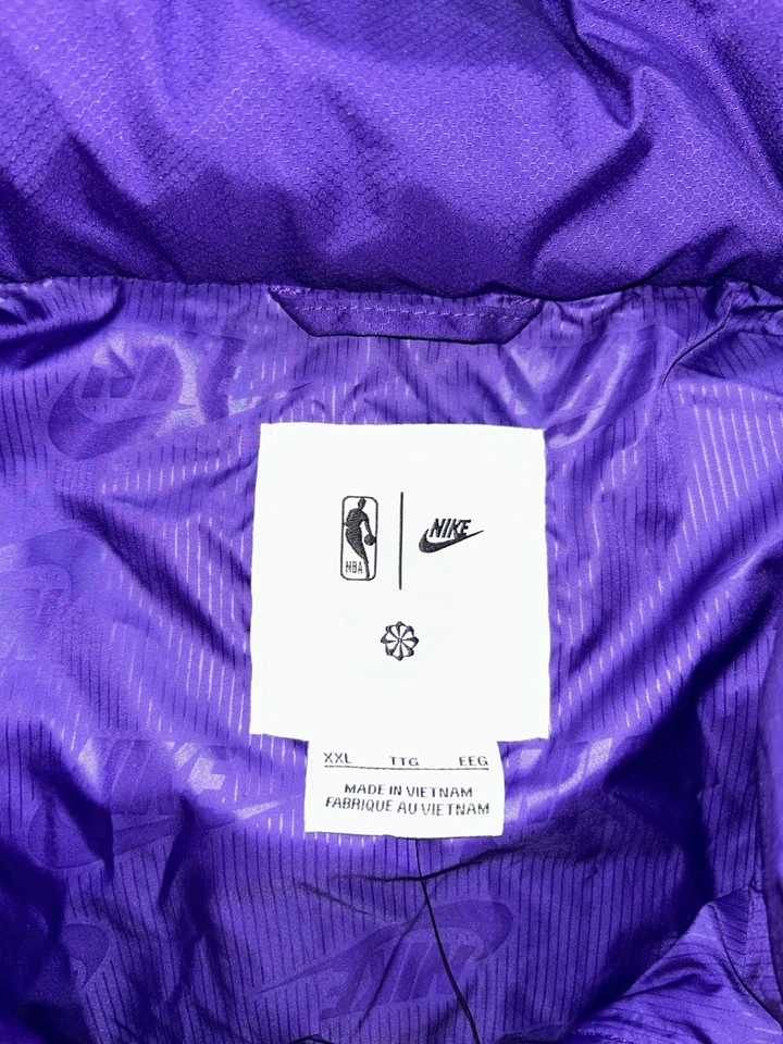 Nike LA Lakers City Edition Chaleco Puffer Chaqueta Púrpura FZ0335-504 Para hombres 2XL Nuevo Foto 4 de 4