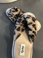 Floopi Women's Slippers Size 7/8