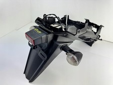 REMPLISSAGE DE PASSAGE DE ROUE SUZUKI GSF 650 BANDIT 1 pièce
