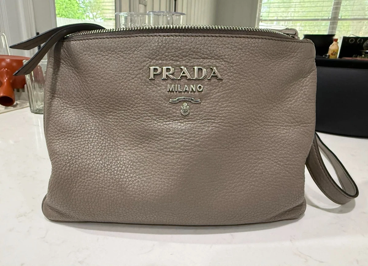 バッグ 90s PRADA Suede Gray Kisslock handbag Prada Grigio Spazzolato Leather Kiss-Lock Frame Satchel Bag BR4447