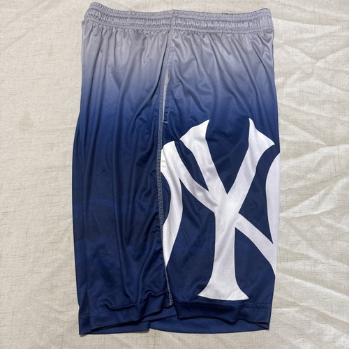 New York Yankees Genuine MLB Merchandise Men’s Medium Shorts - Picture 4 of 7
